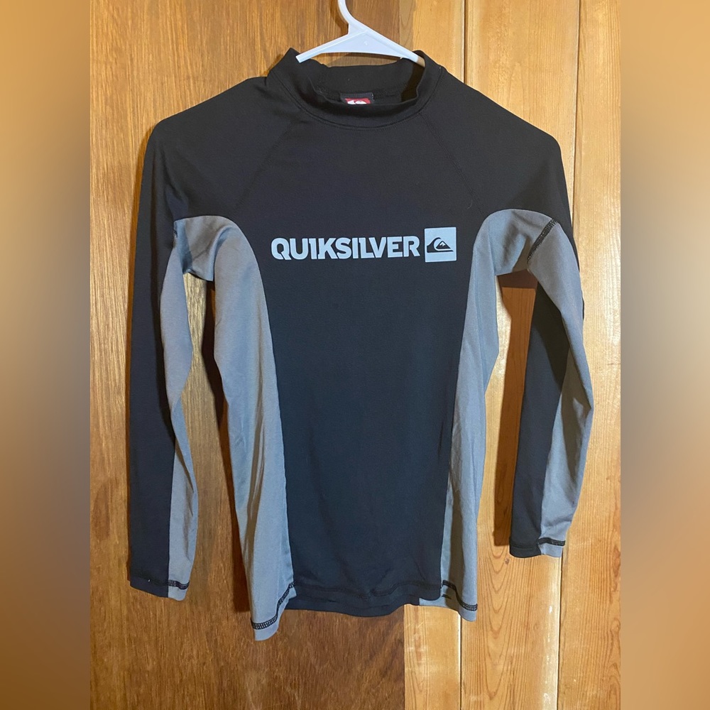 Quicksilver boys rash guard